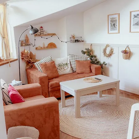 Apartmán Happy 2-bedroom Near Lift With Free Parking
