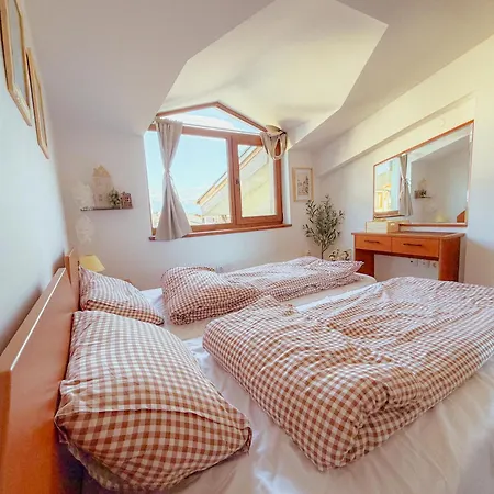 Happy 2-bedroom Near Lift With Free Parking Apartamento *