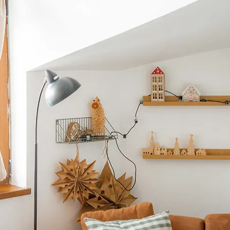 Happy 2-bedroom Near Lift With Free Parking Apartamento *