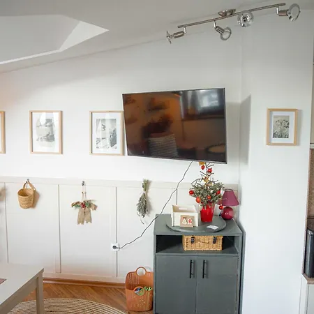 Apartmán Happy 2-bedroom Near Lift With Free Parking *