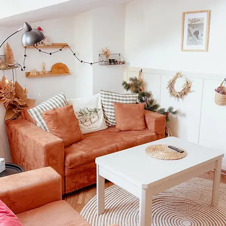 Happy 2-bedroom Near Lift With Free Parking Apartamento *