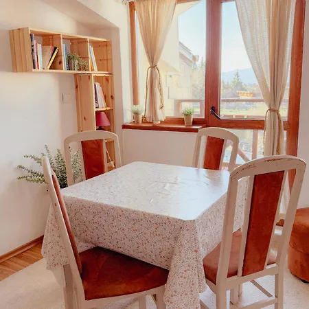 Happy 2-bedroom Near Lift With Free Parking *